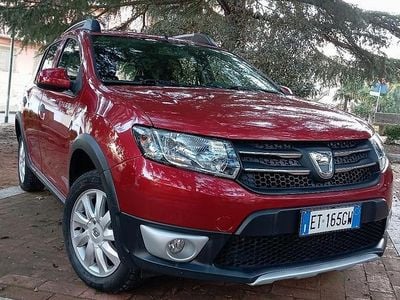 Usata Dacia Sandero 75 CV (55 kW) 2014 Rosso SUV