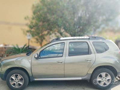Usata Dacia Duster 110 CV (80 kW) 2014 Verde SUV
