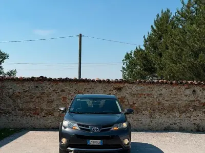 Usata Toyota RAV4 124 CV (91 kW) 2013 Grigio SUV