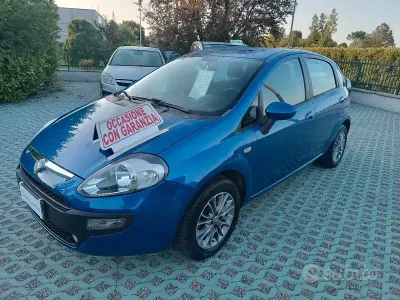 Usata Fiat Punto Evo 65 CV (47 kW) 2011 Bluazzurro Utilitaria