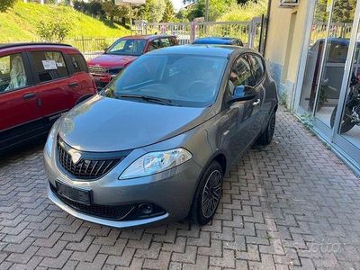 Gebraucht Lancia Ypsilon Gold 69 PS (50 kW) 2024 Weiß Kleinwagen