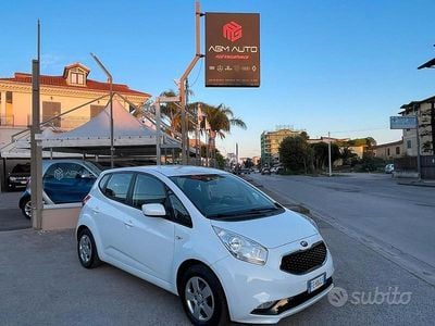 Usata Kia Venga 90 CV (66 kW) 2016 Bianco Utilitaria
