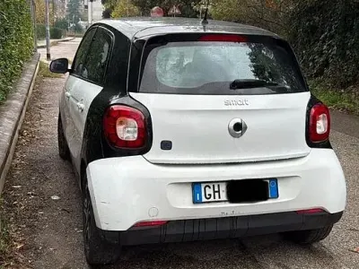 Usata Smart ForFour Electric Drive 41 kW (56 CV) 2018 Bianco Utilitaria