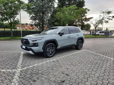 Usata Toyota RAV4 Hybrid 178 CV (130 kW) 2023 Grigio SUV