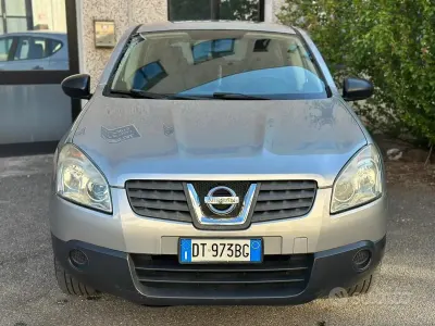 Begagnad Nissan Qashqai Tekna 115 HK (84 kW) 2009 Grå SUV