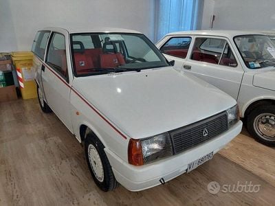 Usata Autobianchi Y10 45 CV (33 kW) 1987 Bianco pastello Utilitaria
