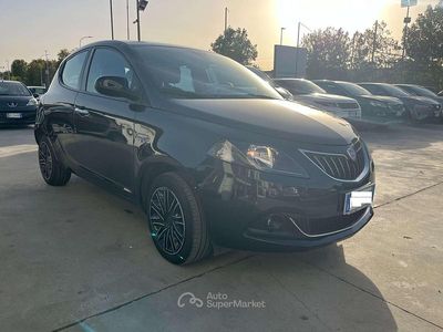 Usata Lancia Ypsilon Gold 69 CV (50 kW) 2023 Nero Utilitaria