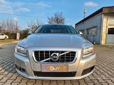Usata Volvo V70 R-Design 205 CV (150 kW) 2010 Grigio Station wagon