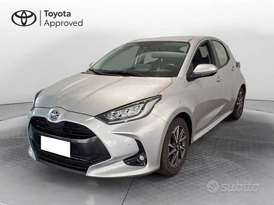 Usata Toyota Yaris Hybrid Trend 116 CV (85 kW) 2021 Silver met Berlina