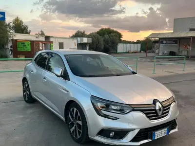 Usata Renault Mégane IV 116 CV (85 kW) 2020 Grigio Berlina