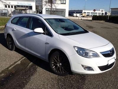 Usata Opel Astra Cosmo 125 CV (91 kW) 2011 Bianco Station wagon