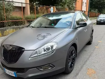 Usata Lancia Delta 75 CV (55 kW) 2010 Grigio Utilitaria