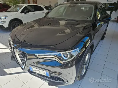 Usado Alfa Romeo Stelvio Business 160 CV (117 kW) 2022 Negro SUV