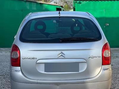 Usata Citroën Xsara Picasso 109 CV (80 kW) 2006 Grigio Monovolume