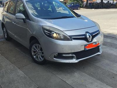 Usata Renault Grand Scénic III 110 CV (80 kW) 2016 Grigio Monovolume