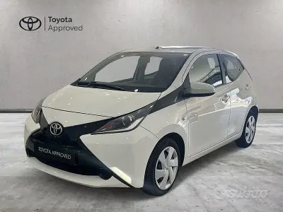 Usata Toyota Aygo X-play 69 CV (50 kW) 2015 Bianco Utilitaria