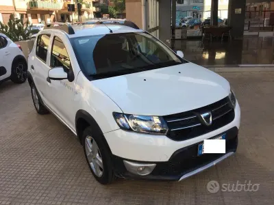 Usata Dacia Sandero Prestige 90 CV (66 kW) 2014 Bianco Berlina