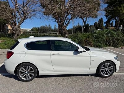 Usata BMW 120 Sport Line 190 CV (139 kW) 2015 Bianco Utilitaria