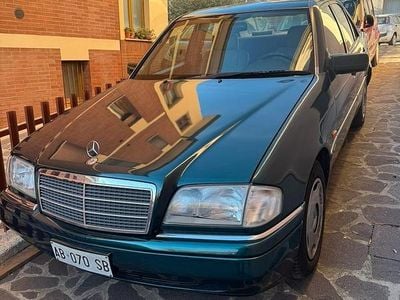 Usata Mercedes C200 Elegance 136 CV (100 kW) 1995 Verde Berlina