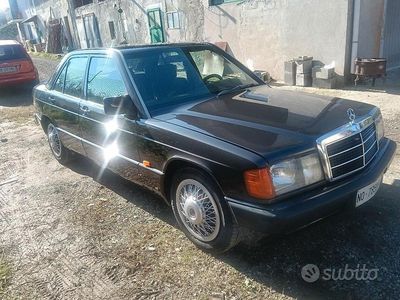 Usata Mercedes 190 105 CV (77 kW) 1993 Grigio Berlina