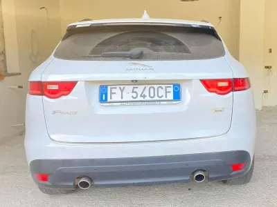 Usata Jaguar F-Pace R-Sport 241 CV (177 kW) 2019 Bianco SUV