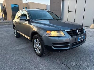 Usata VW Touareg R 174 CV (127 kW) 2006 Grigio SUV