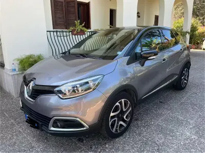 Usata Renault Captur 90 CV (66 kW) 2017 Grigio SUV