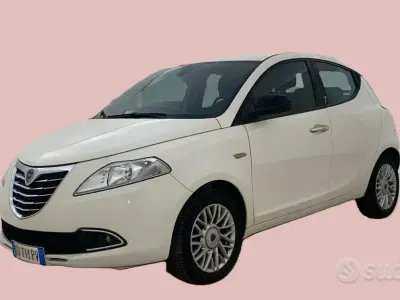 Usata Lancia Ypsilon Gold 95 CV (69 kW) 2014 Bianco Utilitaria