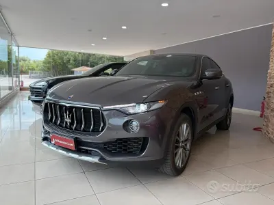 Usata Maserati Levante 275 CV (202 kW) 2019 Grigio SUV