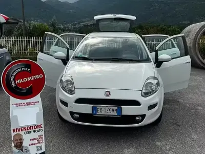 Usata Fiat Punto Street 70 CV (51 kW) 2015 Bianco Utilitaria