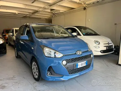 Usata Hyundai i10 67 CV (49 kW) 2017 Blu Utilitaria