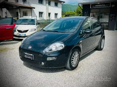 Gebraucht Fiat Punto 95 PS (69 kW) 2018 Schwarz Kleinwagen