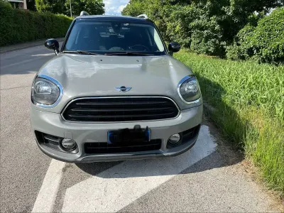 Usata Mini Cooper D Countryman Business 150 CV (110 kW) 2017 Grigio SUV