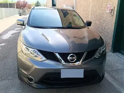 Usata Nissan Qashqai 110 CV (80 kW) 2017 Grigio SUV
