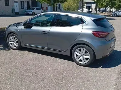 Usata Renault Clio 101 CV (74 kW) 2023 Utilitaria
