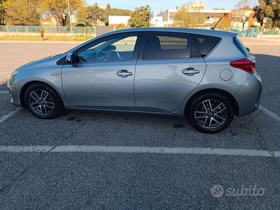 usata Toyota Auris Hybrid 1.8 Hybrid 5 porte Lounge