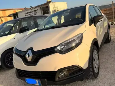 Usata Renault Captur 90 CV (66 kW) 2014 Bianco SUV
