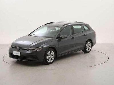 Grigio Usata 2021 VW Golf VIII Life Station wagon | 15.690 € (Buon prezzo)