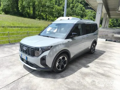 Usata Ford Tourneo Courier Active 125 CV (91 kW) 2024 Grigio Monovolume