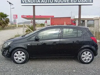 Używany Opel Corsa Edition 85 KM (62 kW) 2014 Czarny Hatchback