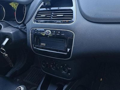 Usata Fiat Punto 77 CV (56 kW) 2013 Bianco Utilitaria