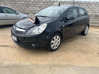 Begagnad Opel Corsa 80 HK (58 kW) 2008 Halvkombi