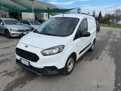 Usata Ford Transit Courier Trend 75 CV (55 kW) 2021 Bianco Furgone