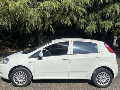 Usata Fiat Punto Easy 69 CV (50 kW) 2012 Bianco Utilitaria
