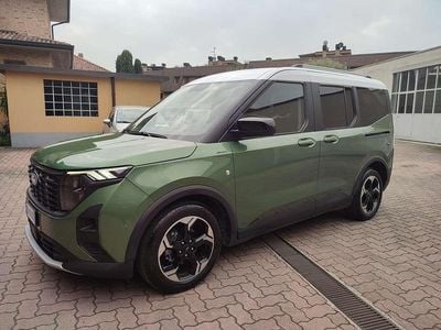 Usata Ford Tourneo Courier Active 125 CV (91 kW) 2024 Verde Monovolume