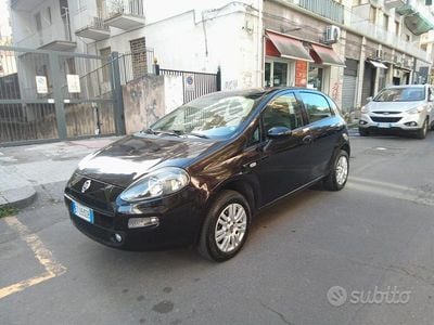 Usata Fiat Punto Lounge 70 CV (51 kW) 2013 Nero Utilitaria