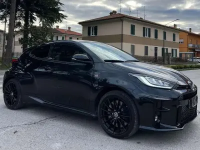 Usata Toyota Yaris 261 CV (191 kW) 2022 Nero Utilitaria