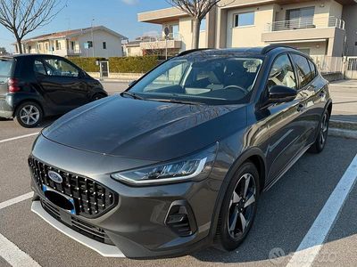 Usata Ford Focus Active X 120 CV (88 kW) 2022 Grigio Berlina