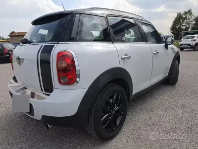 Usata Mini Countryman 98 CV (72 kW) 2011 Bianco SUV