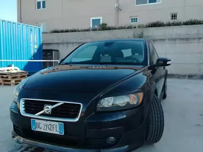 Usata Volvo C30 136 CV (100 kW) 2007 Nero Utilitaria